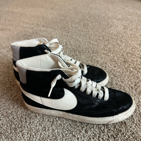 Nike Black and White High-Tops - Picture 1 of 5